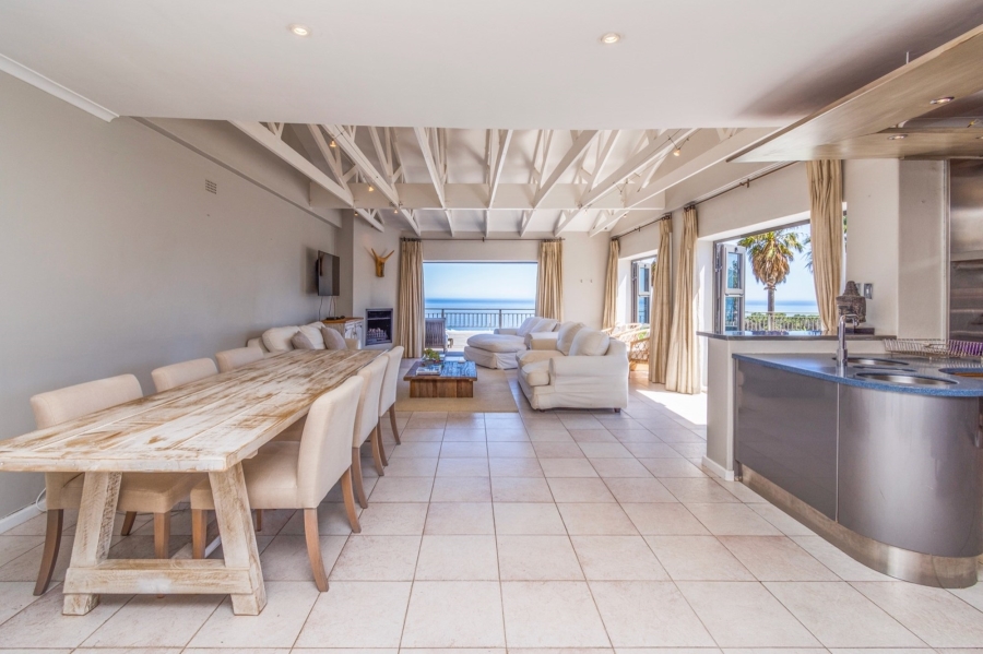 To Let 4 Bedroom Property for Rent in Bakoven Western Cape